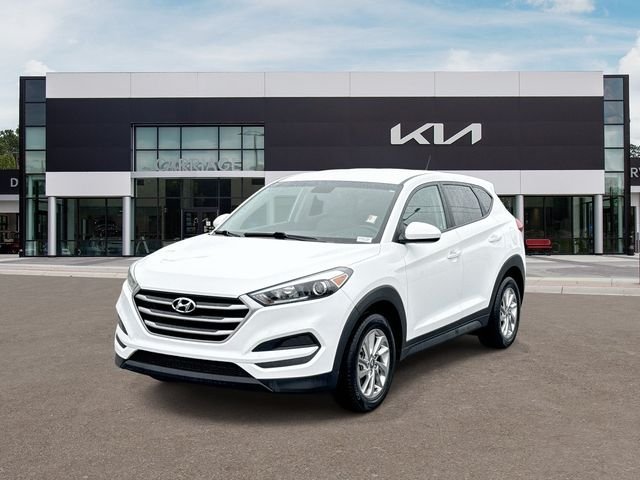 Used 2017 White Hyundai SE image 4
