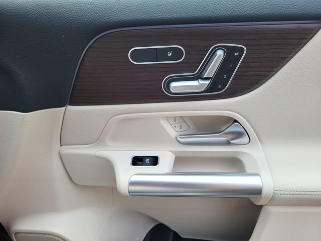 New 2026 Mountain Grey Metallic Mercedes-Benz GLA 250 image 16