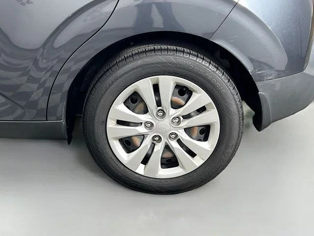 Used 2020 Gray Kia LX image 31