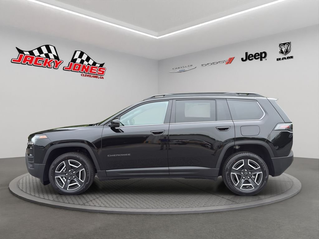New 2026 Diamond Black Crystal Pearl-Coat Exterior Paint Jeep Limited image 3