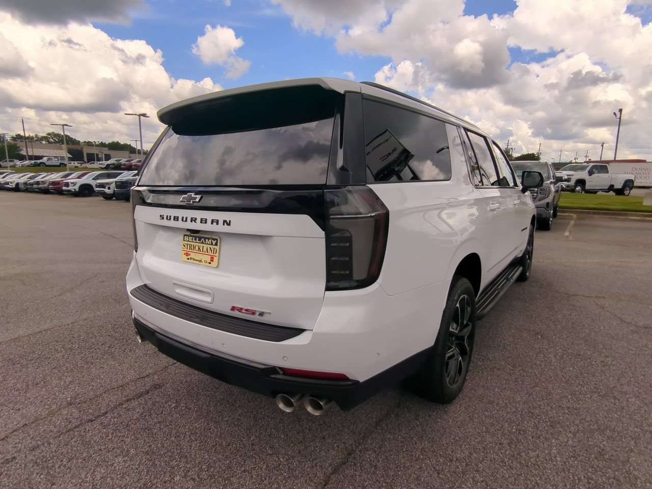 New 2026 Summit White Chevrolet RST image 4