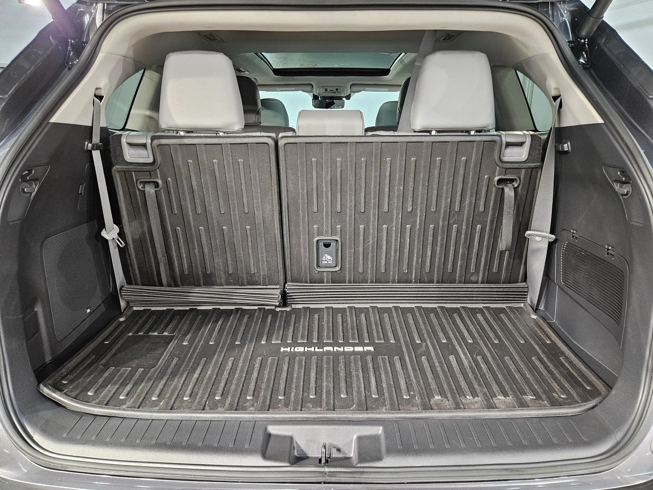 Certified Used 2025 Magnetic Gray Metallic Toyota Platinum image 18