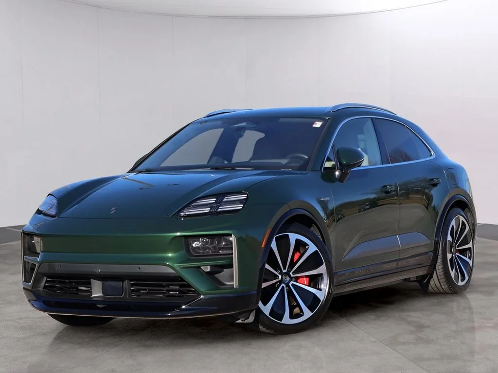 2024 Porsche Macan Macan Turbo Electric's photo