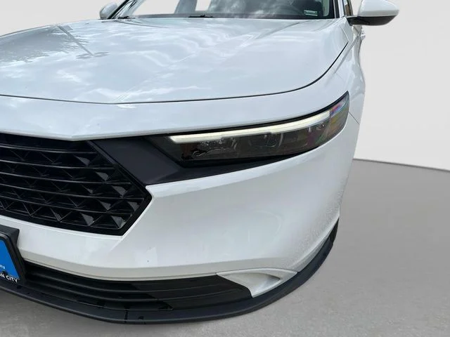 Used 2024  Honda EX image 12
