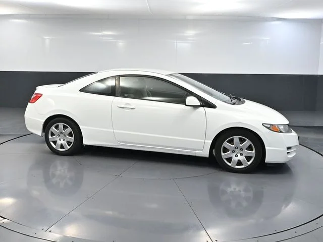 Used 2009 White Honda LX image 3