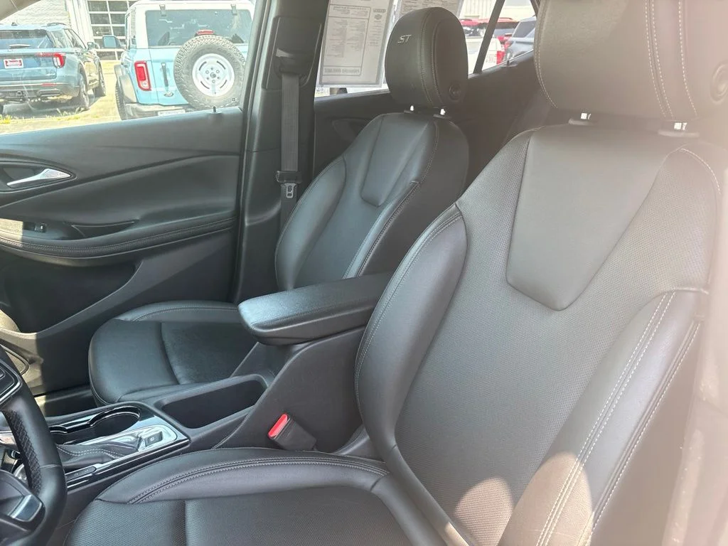 Used 2024 White Buick Sport Touring image 15
