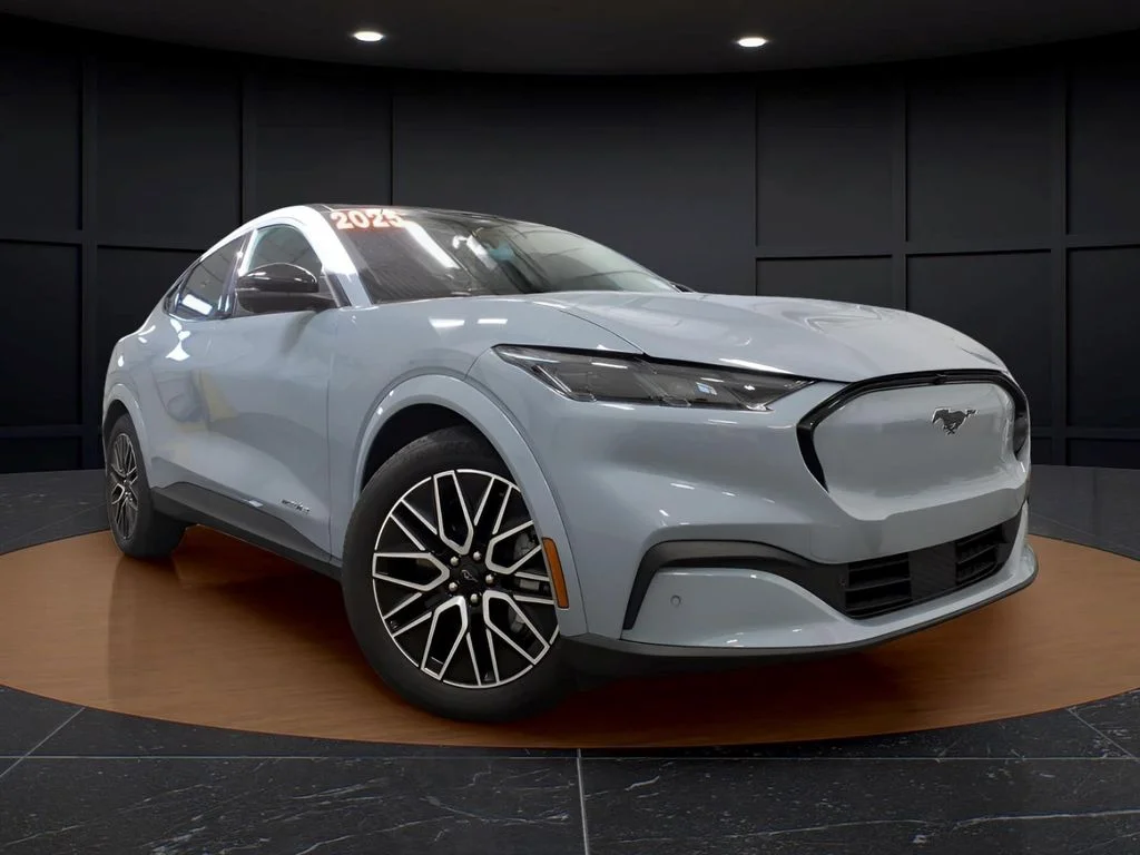 2025 Ford Mustang-Mach-e Premium's photo