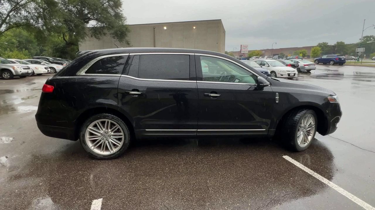 2019 Lincoln MKT Reserve photo 4
