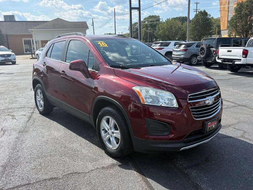 Used 2016 CRIMSON METALLIC Chevrolet LT image 9