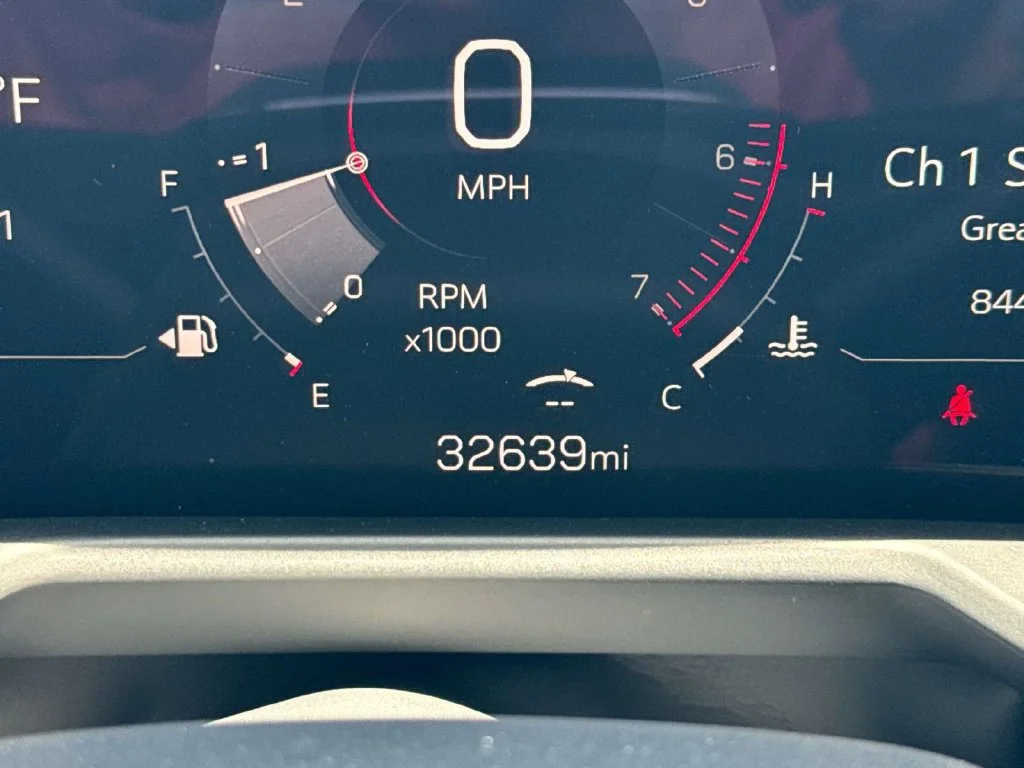 Used 2025 White GMC Elevation image 37