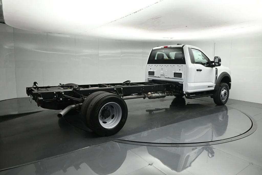 New 2026 Oxford White Ford XL image 8