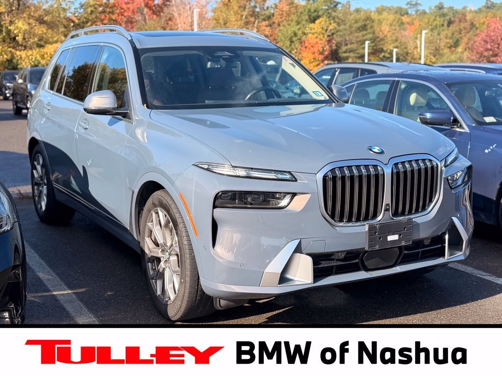 2025 BMW X7 40i
