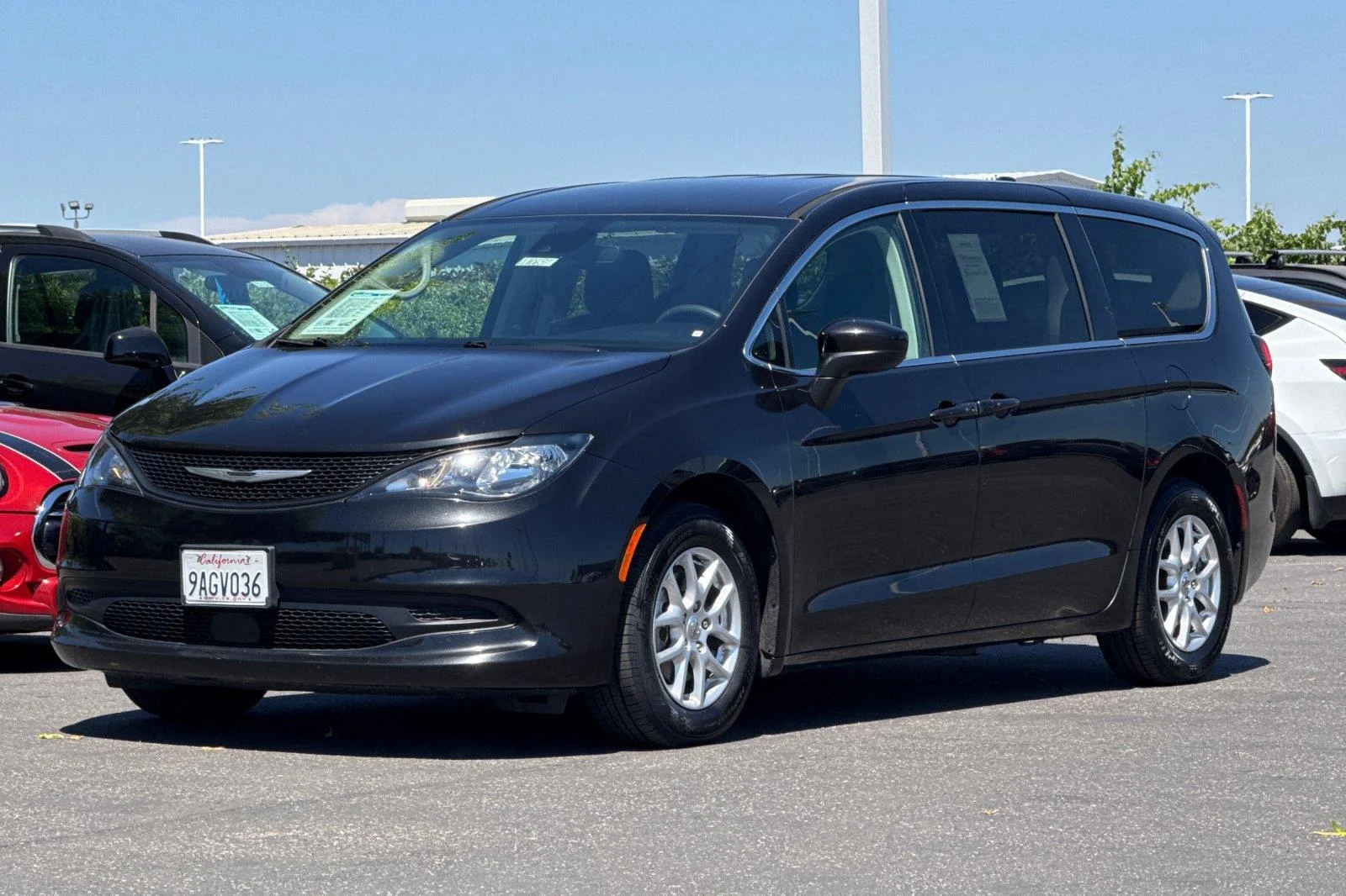 Used 2022 Brilliant Black Crystal Pearlcoat Chrysler LX image 8