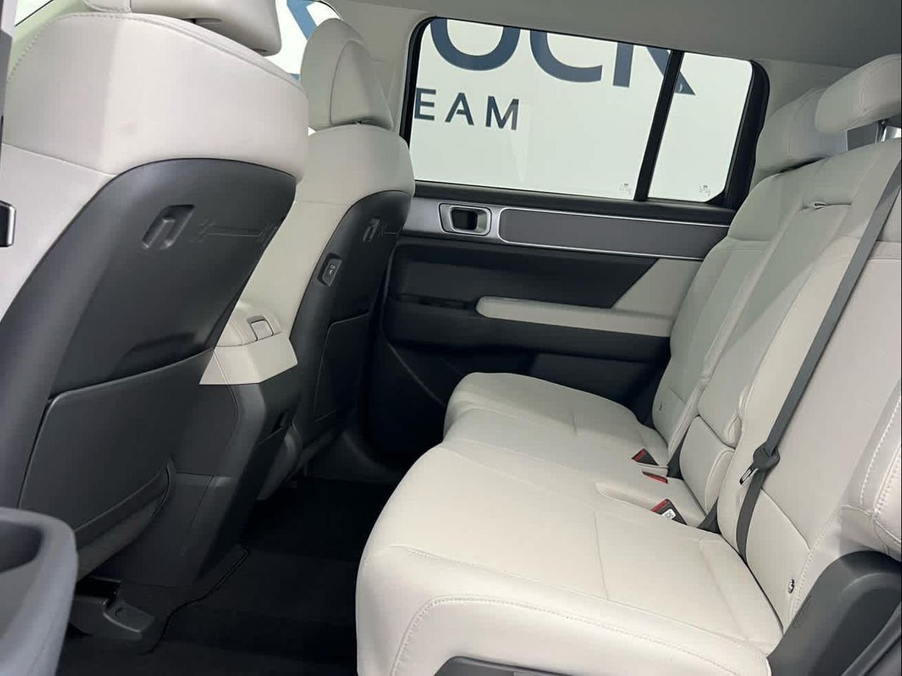 New 2026 Phantom Black Hyundai SE AWD image 24