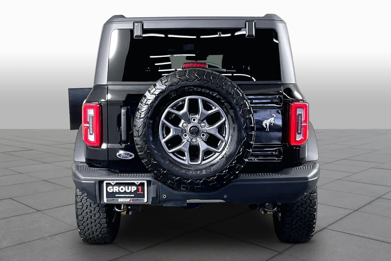 Used 2025 Shadow Black Ford Badlands image 5