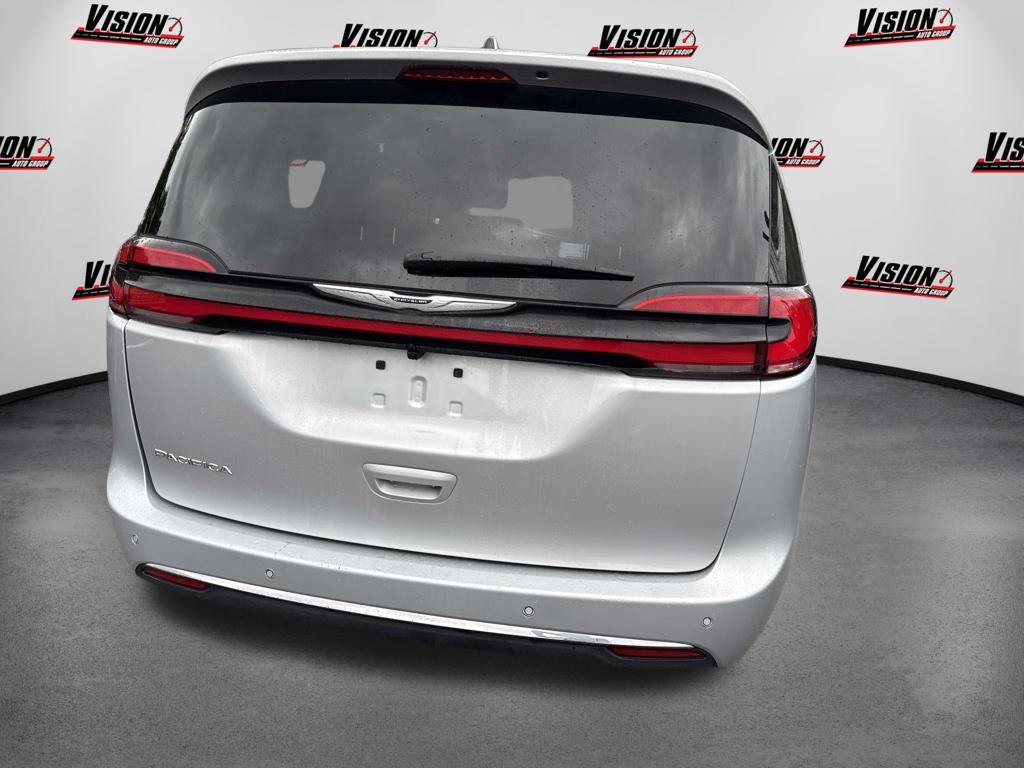 Used 2026 Silver Chrysler Select image 6