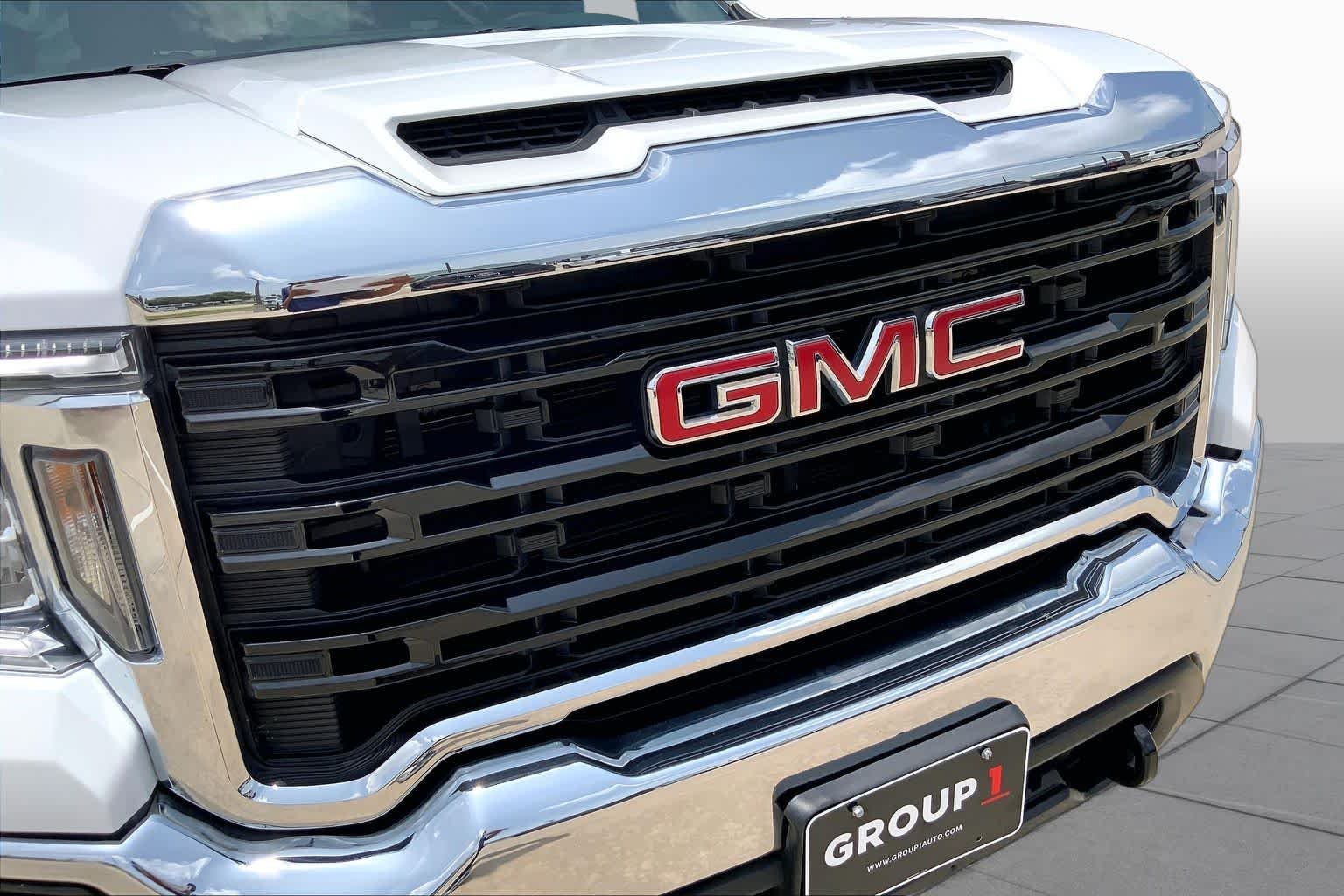Certified Used 2021 SUMMIT WHITE GMC 4WD Double Cab Standard Bed image 29