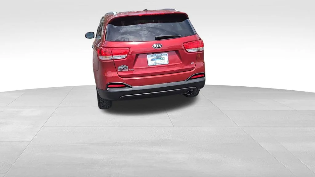 Used 2017 Red Kia LX image 7