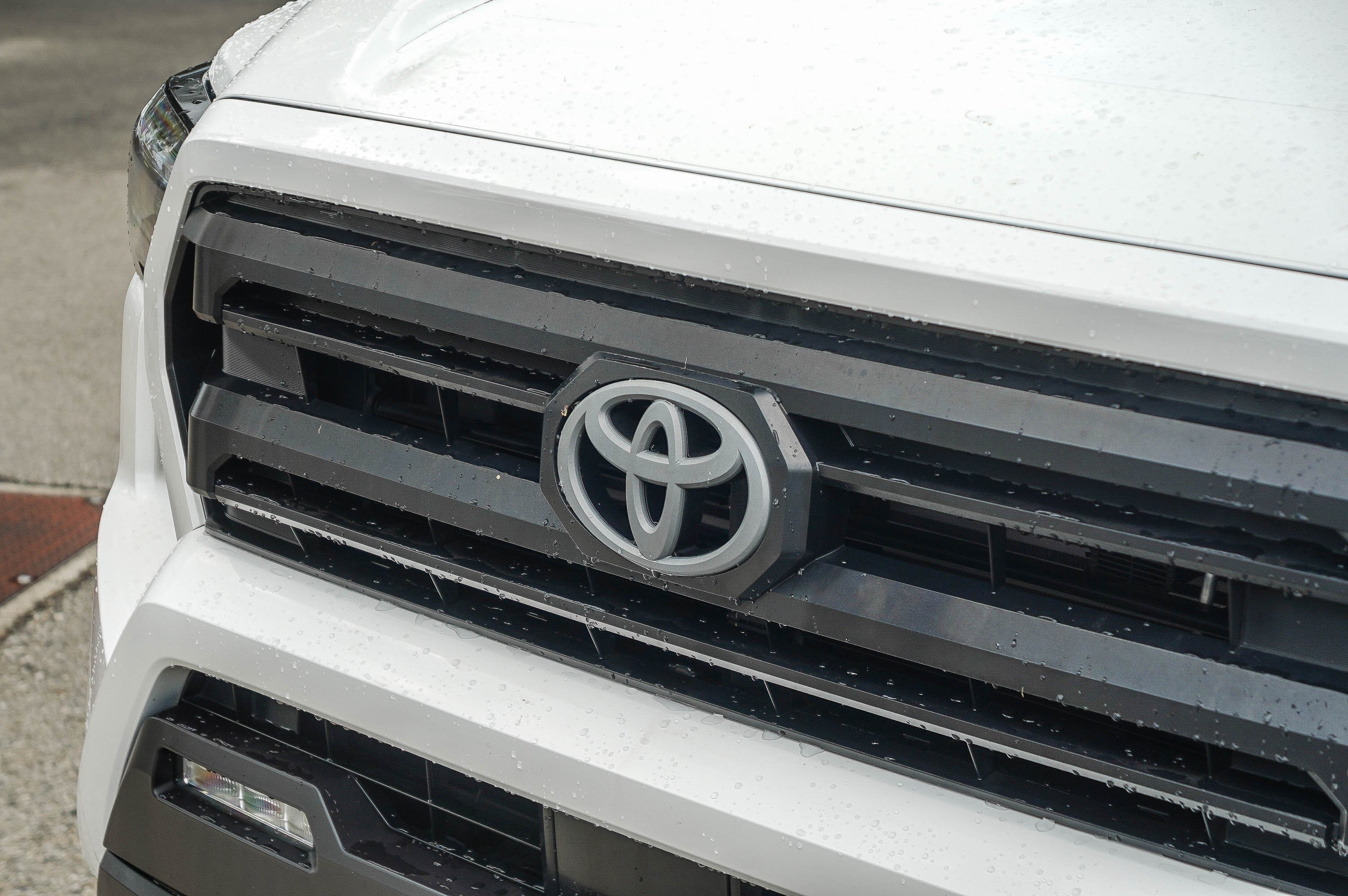 Used 2024 ICE CAP TOYOTA TRUCK SR5 L/B image 9