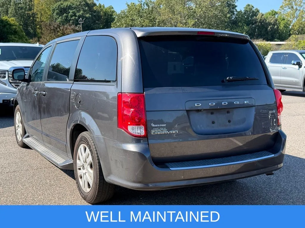 Used 2018 Gray Dodge SE image 6