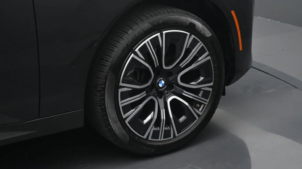 New 2026 Dark Graphite Metallic BMW 30 xDrive image 6