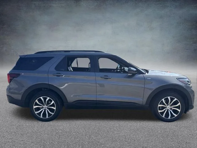 Used 2025 Gray Ford ST-Line image 5