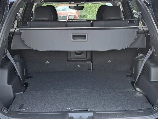 New 2026 Graphite Gray Mitsubishi LE image 6