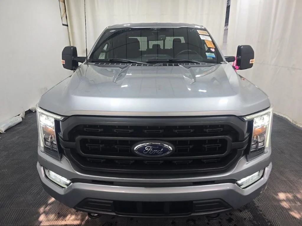 Used 2023 Silver Ford XLT image 3