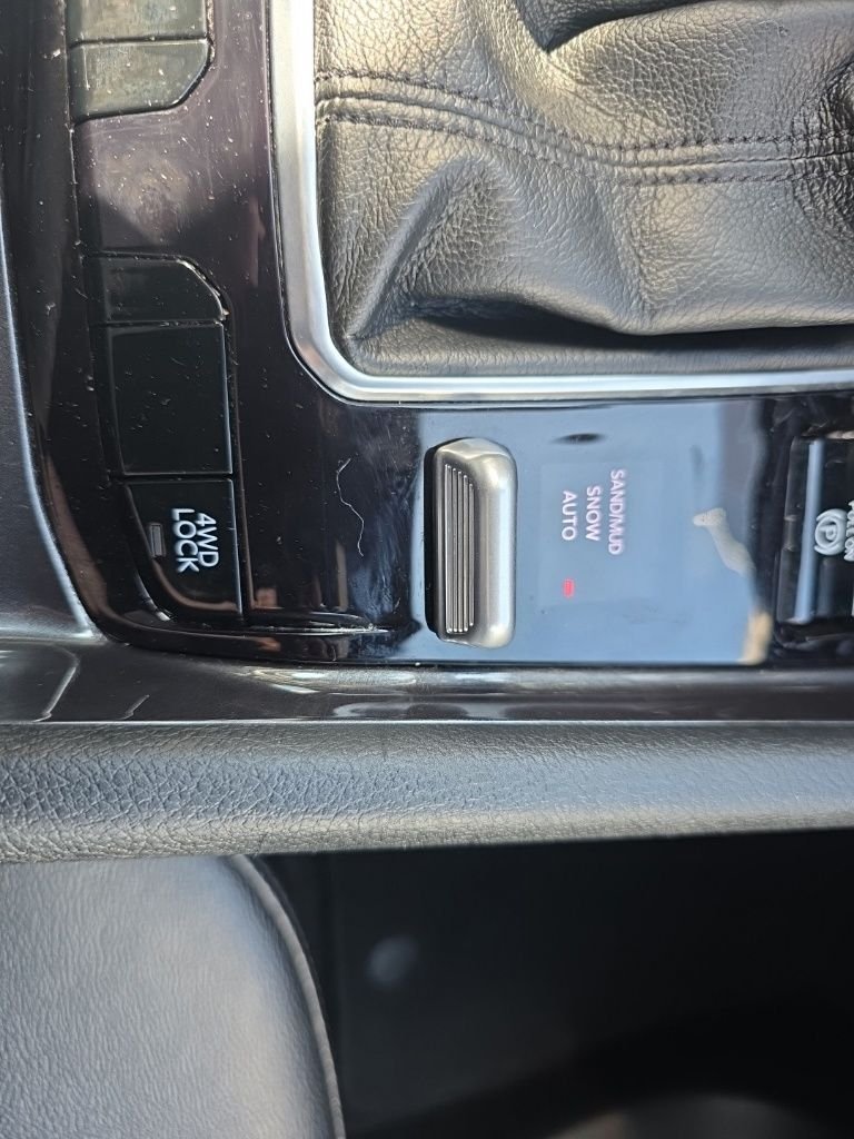 Used 2025 Black Jeep Latitude image 23