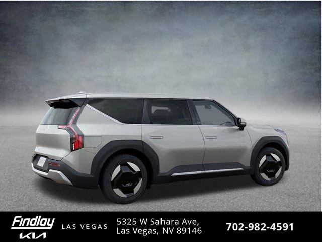 New 2026 White Kia Light image 7