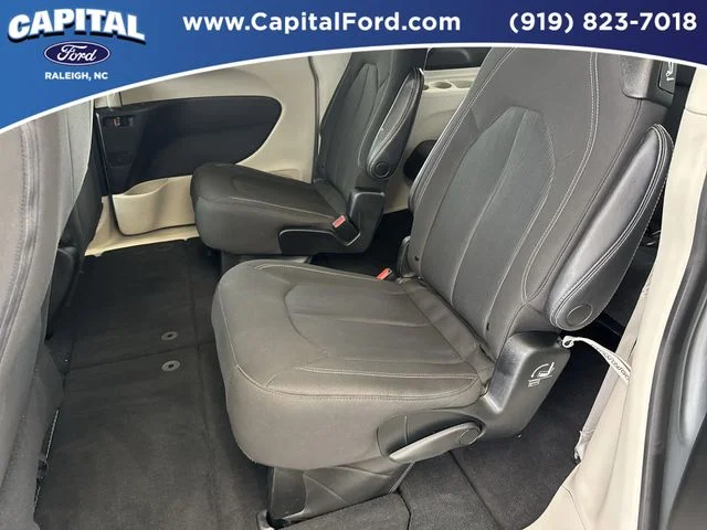 Used 2023 Silver Chrysler LX image 17