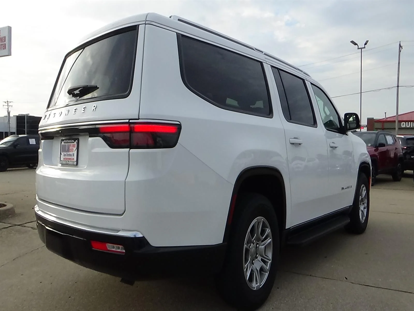 Certified Used 2024 Bright White Clear Coat (pw7) Jeep Base image 6