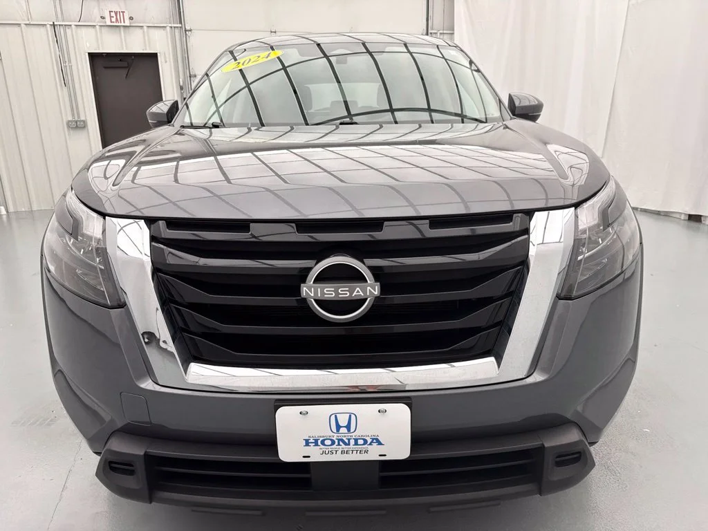 Used 2024 Gun Metallic Nissan SV image 2
