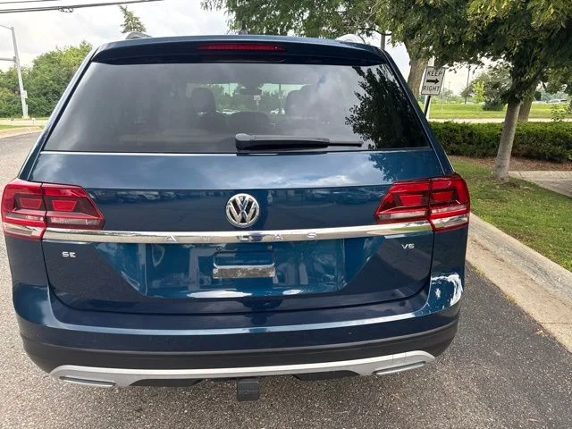 Used 2019 Blue Volkswagen 3.6L V6 SE image 9