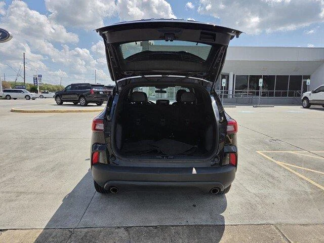 Used 2025 Agate Black Metallic Ford ST-Line image 30