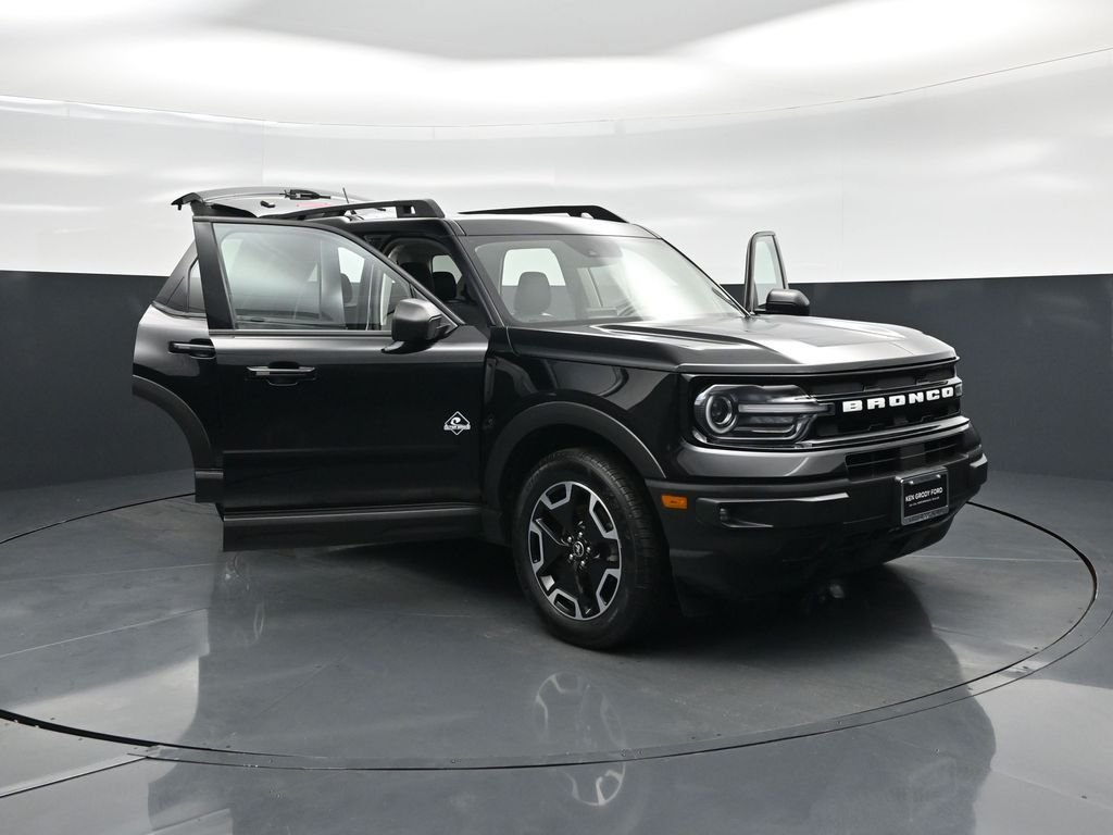 Used 2023 Black Ford Outer Banks image 60