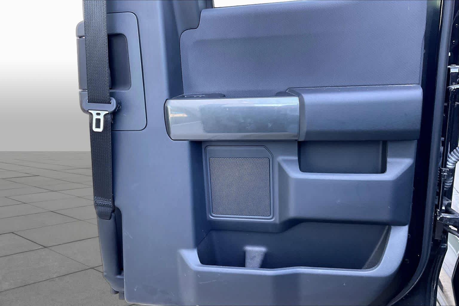 Used 2023 Agate Black Metallic Ford XLT image 41