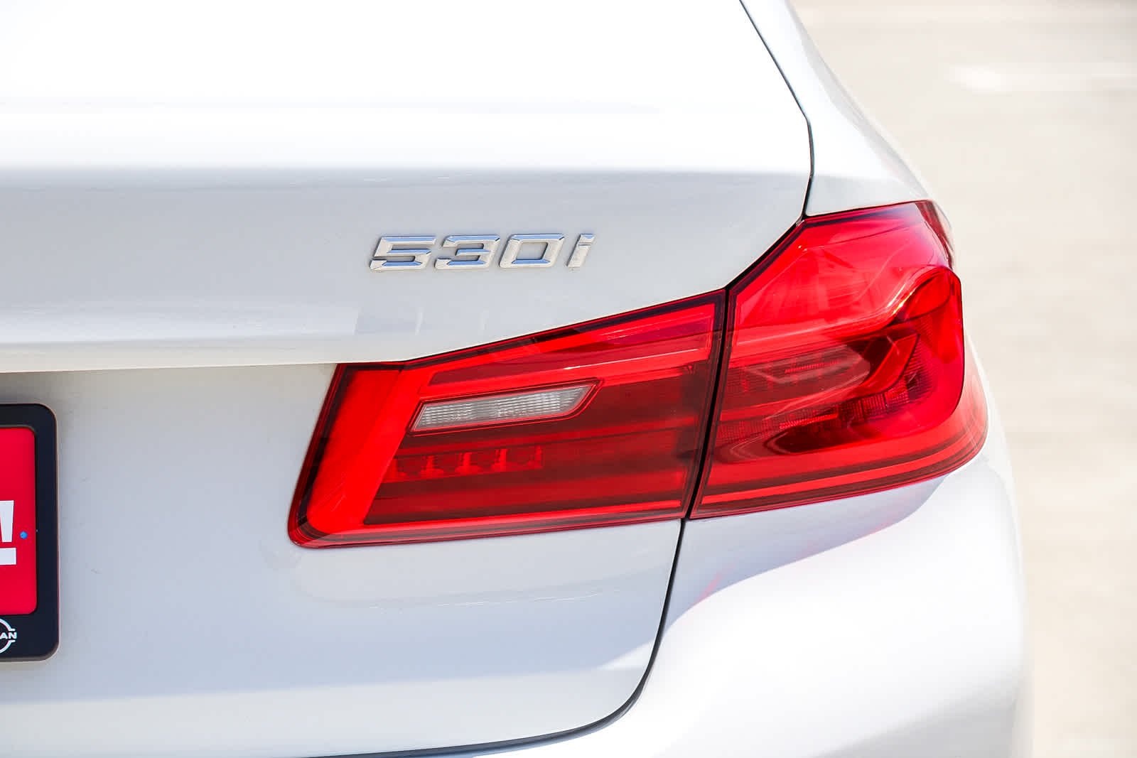 Used 2019 Alpine White BMW 530i image 9