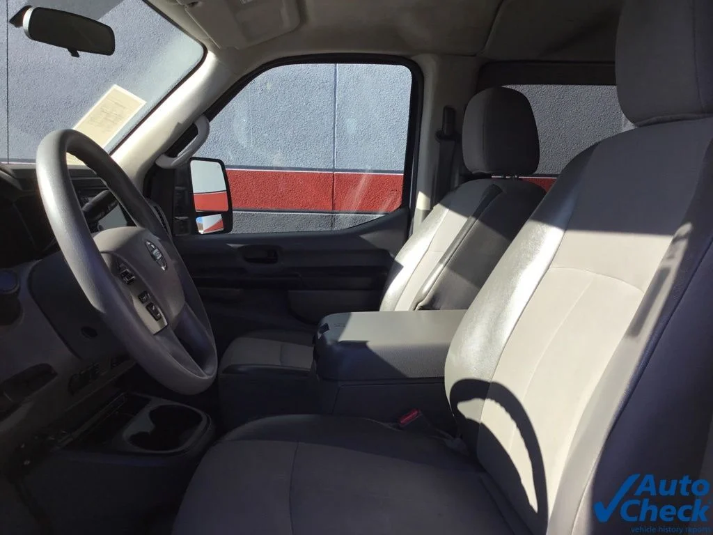 2015 Nissan NV Passenger SV - Photo 22