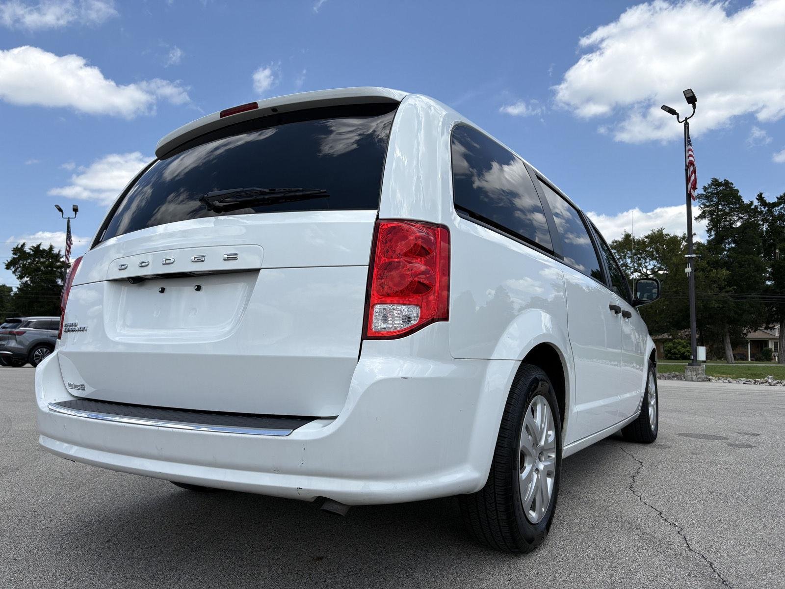 Used 2019 White Knuckle Clearcoat Dodge SE image 20