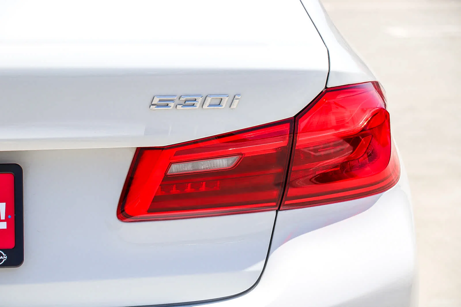 Used 2019 Alpine White BMW 530i image 9