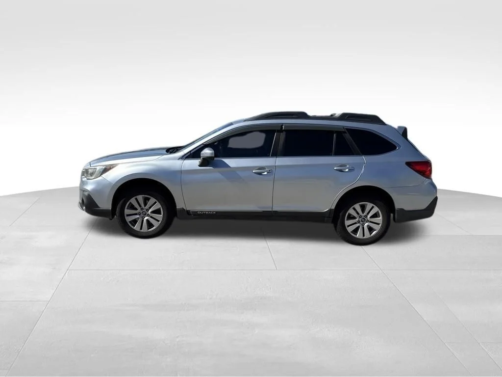 Used 2018 Silver Subaru 2.5i Premium image 2