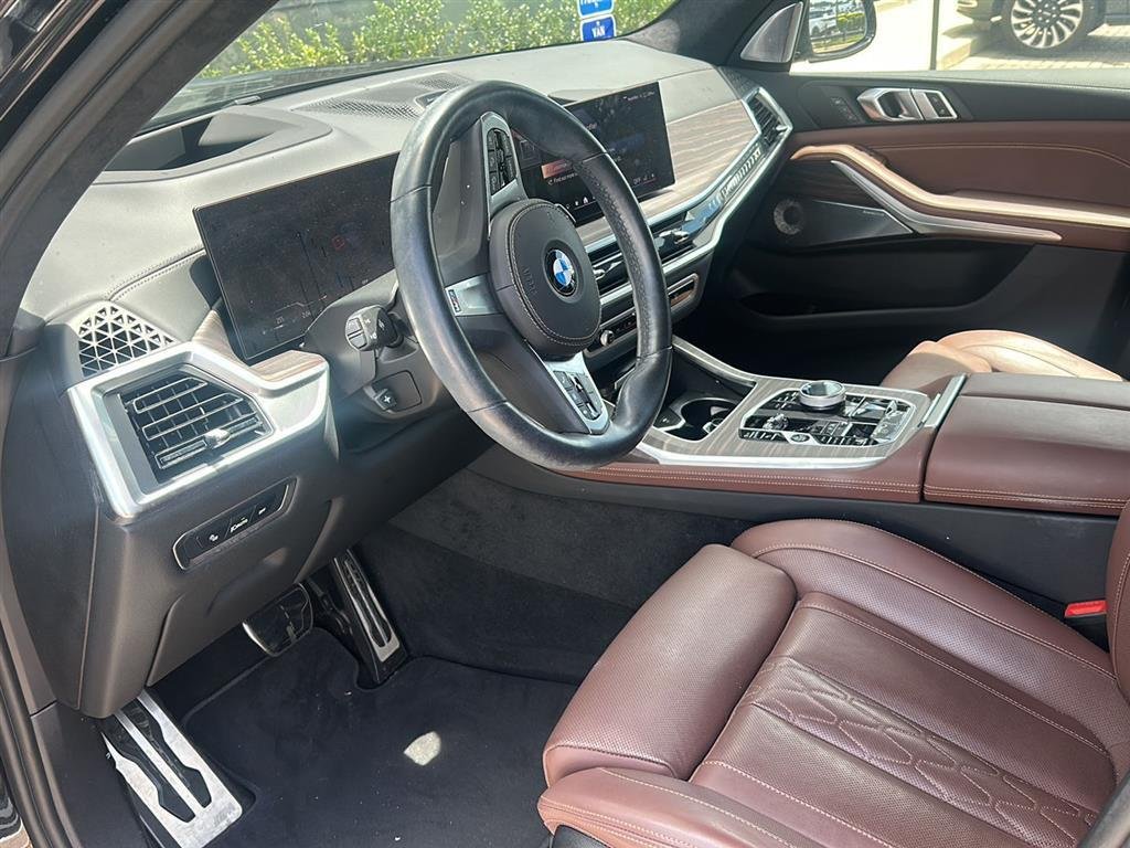 Used 2024 Black Sapphire Metallic BMW xDrive40i image 9