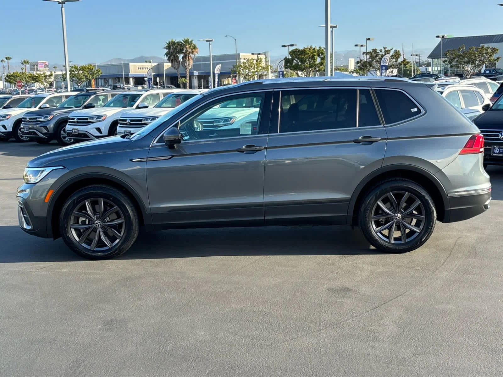 Certified Used 2023 Platinum Gray Metallic Volkswagen SE image 6