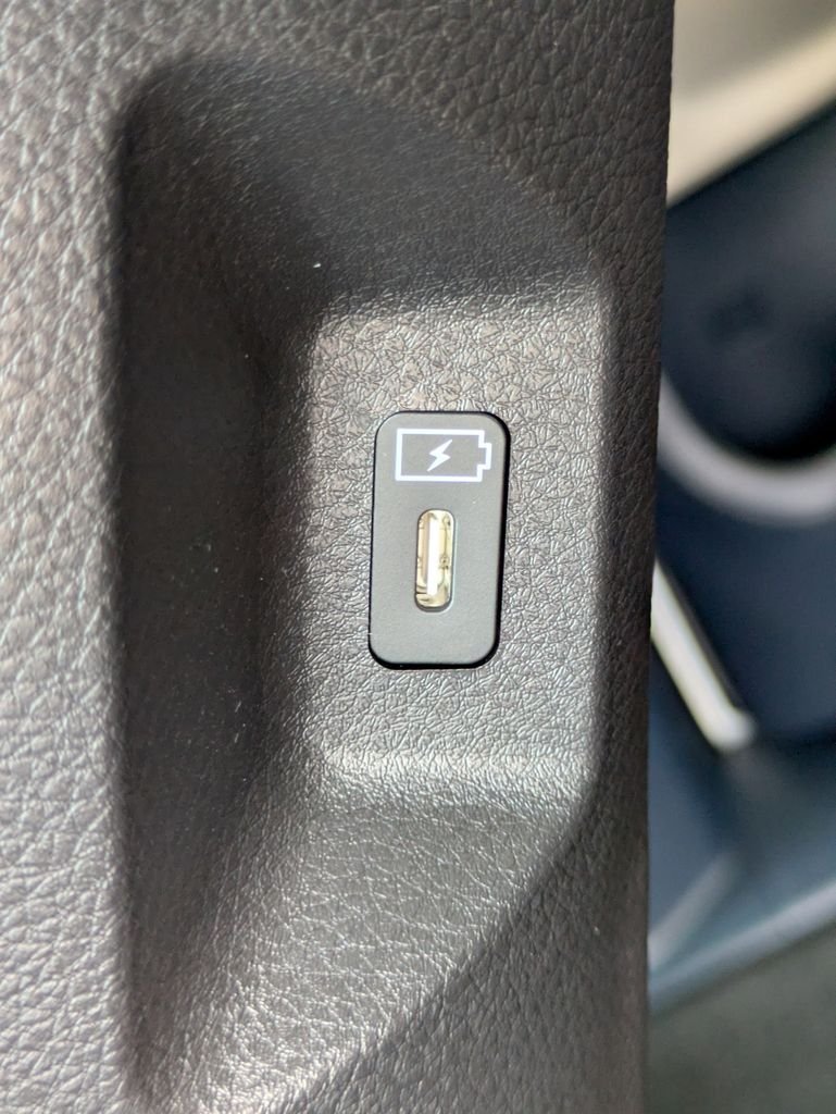 New 2026 Snow White Pearl Kia SX Prestige image 16