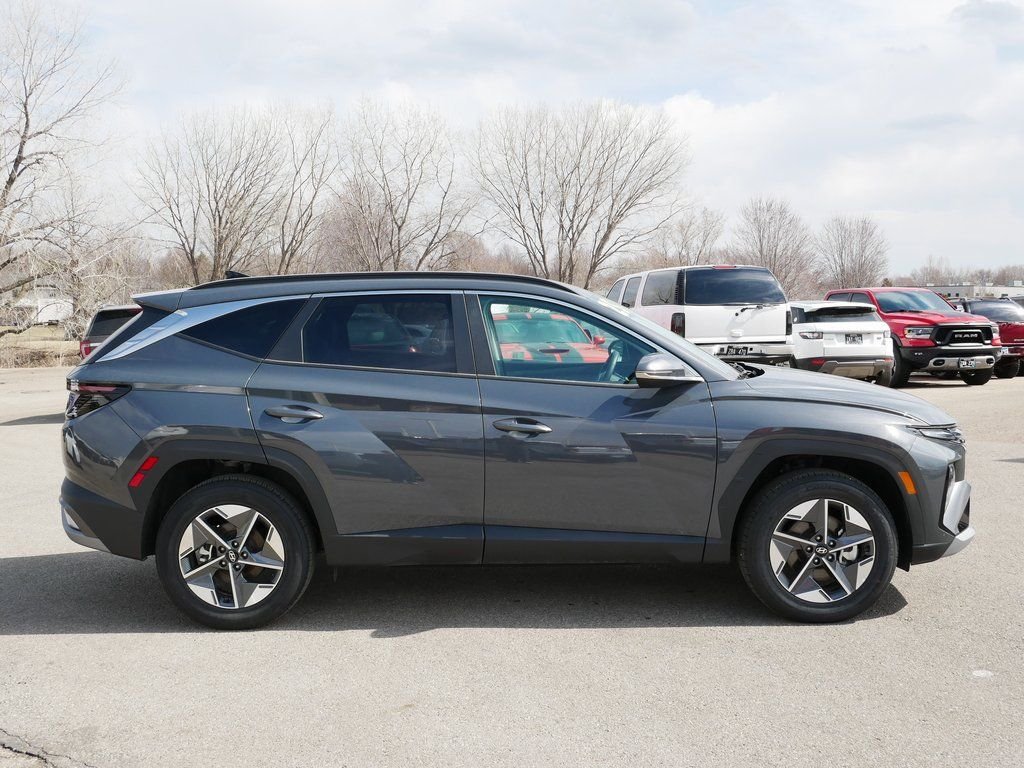 Used 2025 Hyundai Tucson SEL Convenience with VIN 5NMJCCDE0SH449975 for sale in Rochester, Minnesota