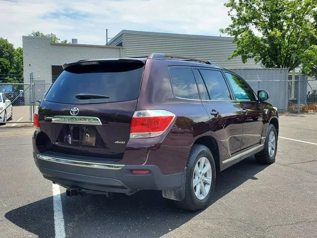 Used 2013 Red Toyota Base image 4
