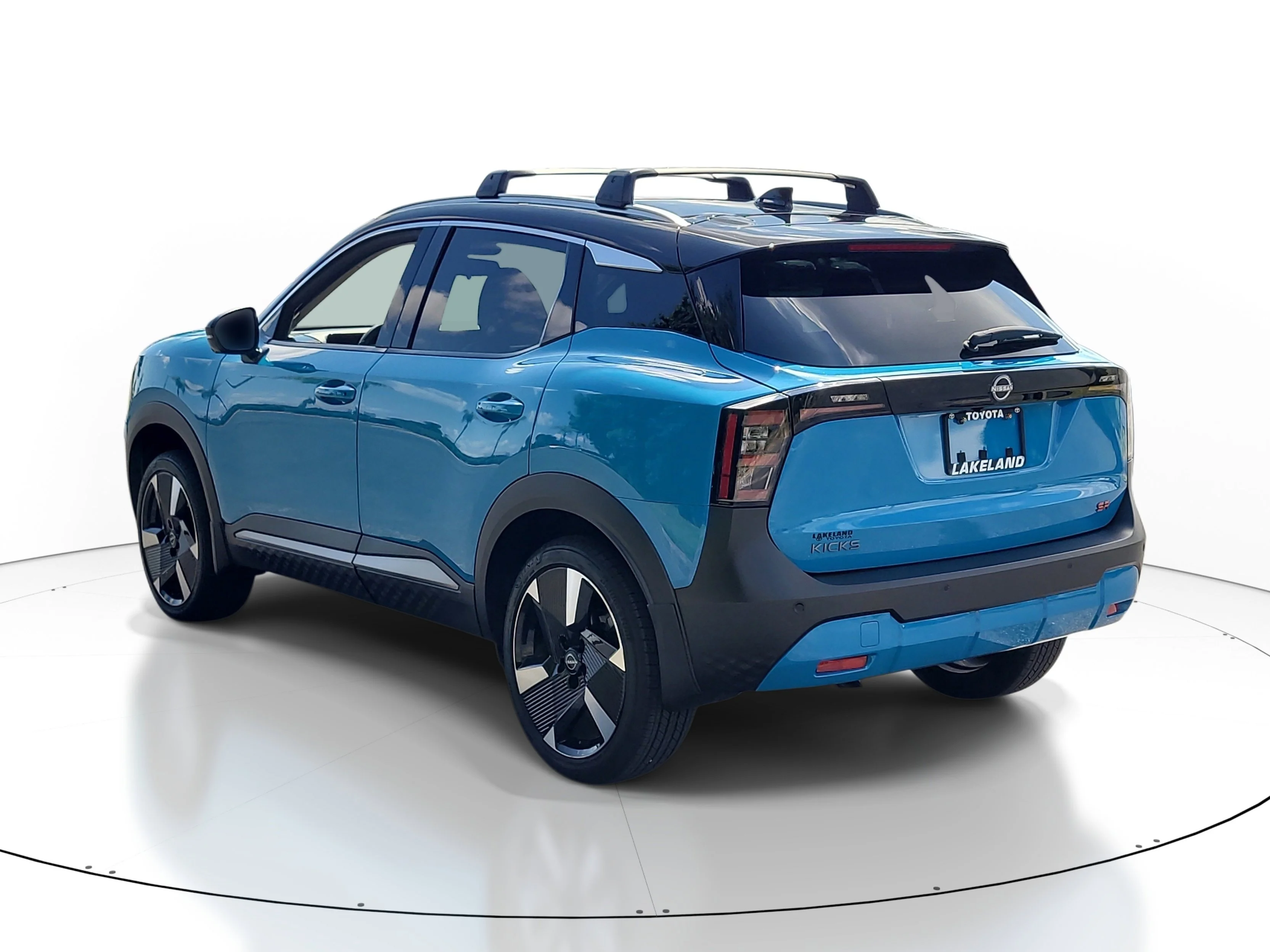 Used 2025 Arctic Ice Blue Metallic/Super Black Nissan SR image 4
