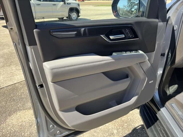 New 2026 Sterling Metallic GMC Elevation image 8