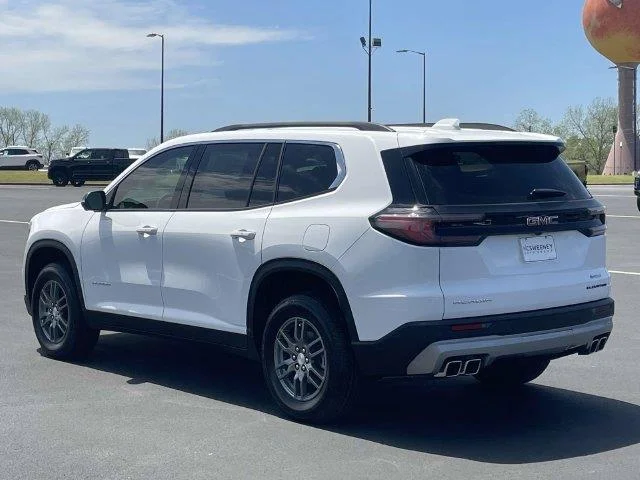 New 2025 Summit White GMC Elevation image 5